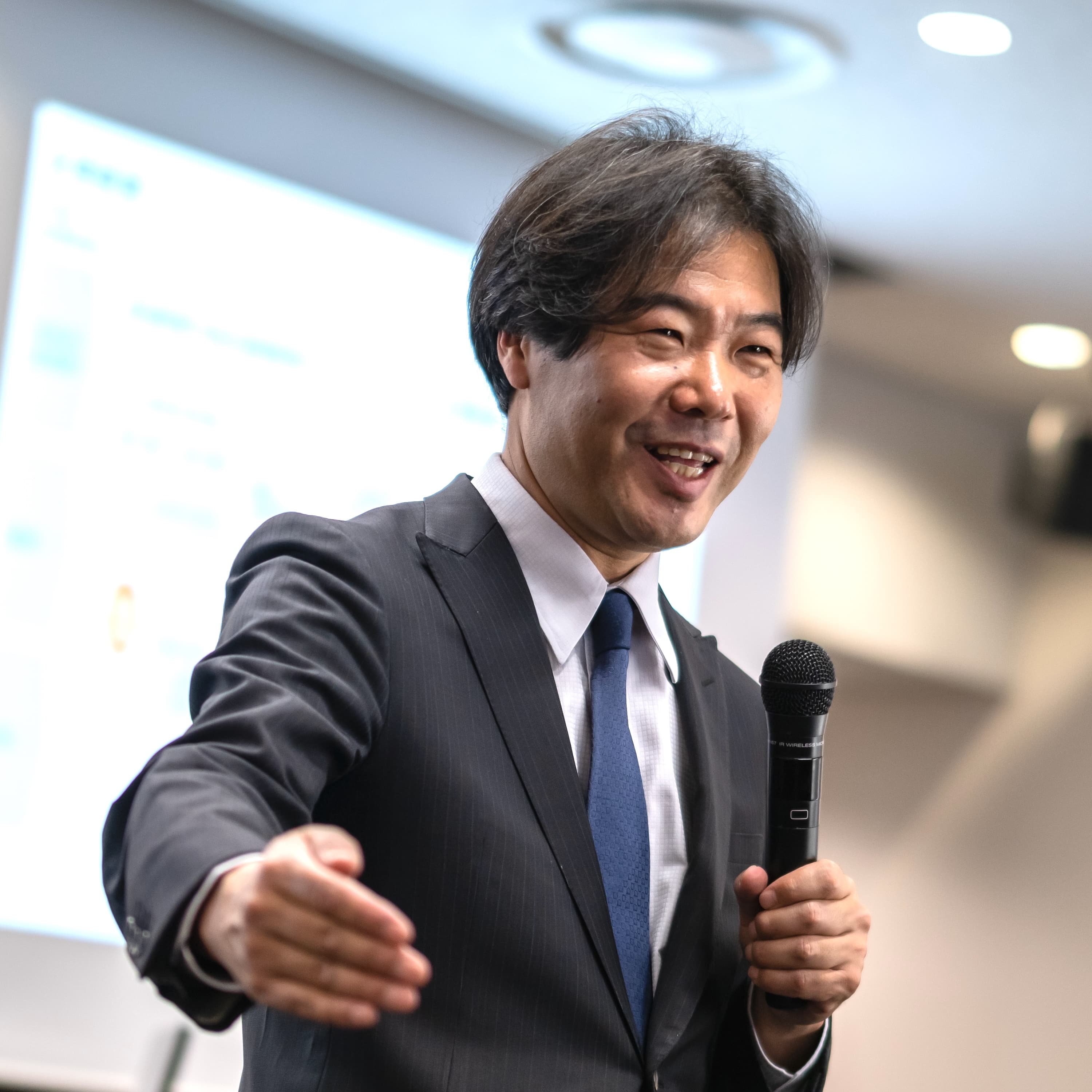 経営管理研究科教授 佐藤 克宏 氏